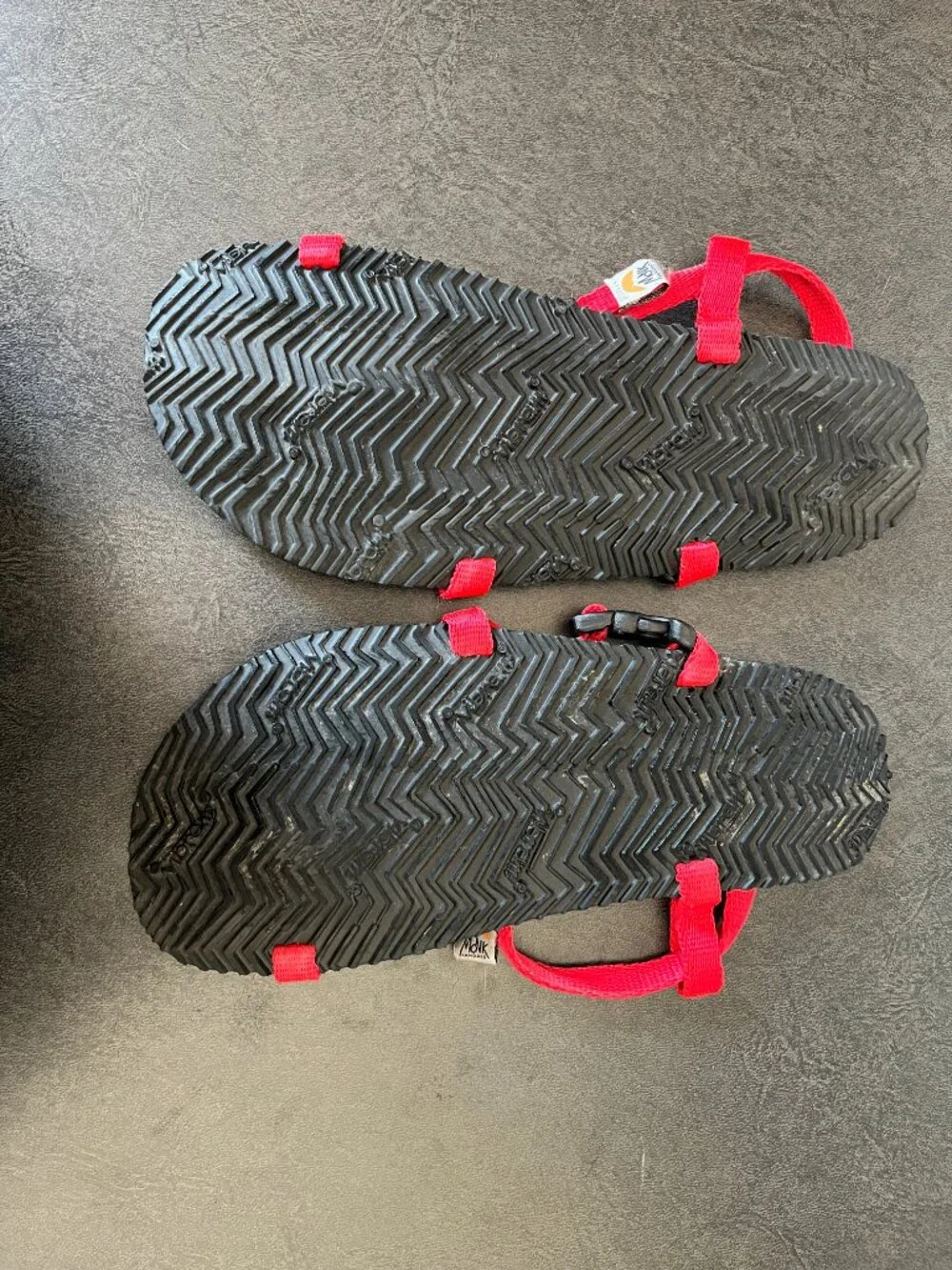Monk Red Sandals: Minimalistic sandals RUIVO vege 5mm Vibram + CORDURA